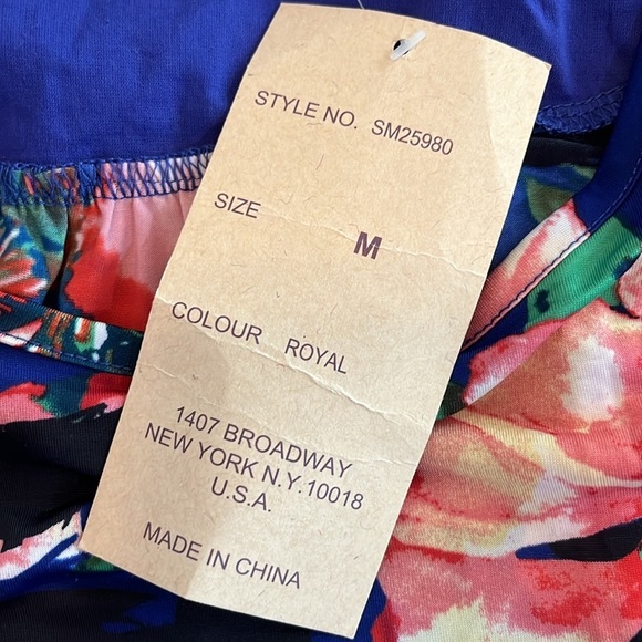 NWT Life Style Women’s Short Sleeve Life Style Shark Bite Top Size M - Picture 5 of 5